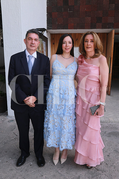 Miguel Ángel Acosta, Rebeca Acosta y Rosa María Venegas de Acosta (2)