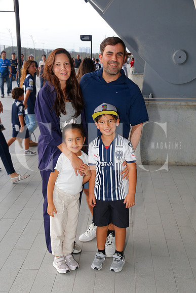Gabriela Guajardo, David Clariond, David Clariond y Valeria Clariond 2