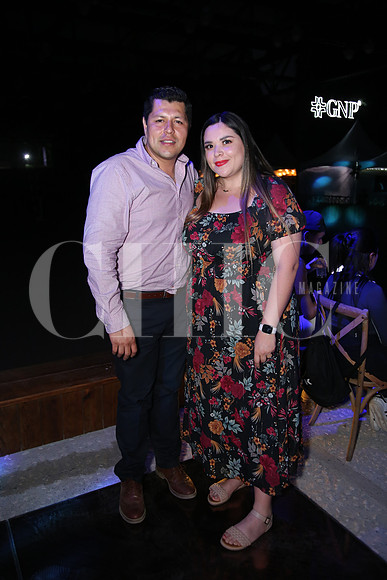 Daniel Perales y Sarahi Valdéz