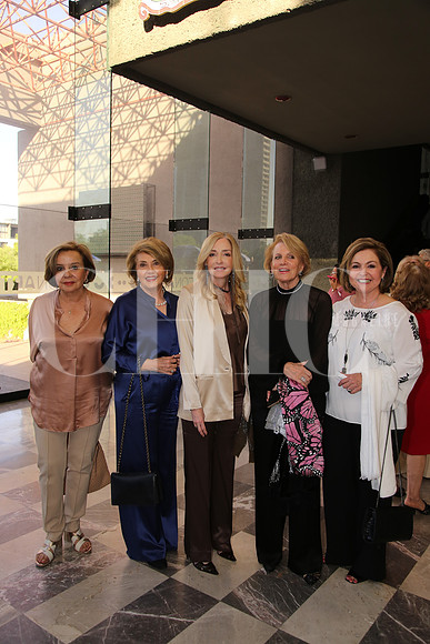 Ivone de Odriozola, Lolina Treviño de Maldonado, Bárbara Herrera de Garza, Teresa Blancaso y Alicia Fernández de  Garza