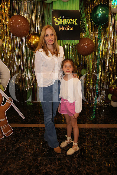 Gaby Sotomayor de Prestamo y Pia Prestamo