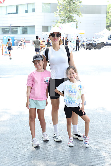 Alejandra Villarreal, Alessa Estrada y Mika Estrada 0