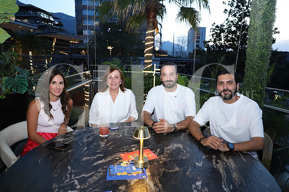 Angie Marroquin, Mercedes Zorrilla, Mauricio Farah y Juan Pablo Castuera 0