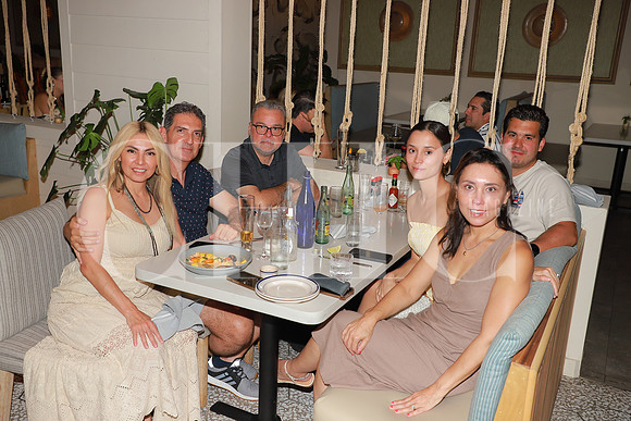 Adriana Arredondo, Fernando Arredondo, Hector Villegas, Francisco Garza, Daniela Villegas y Verónica Villegas 3