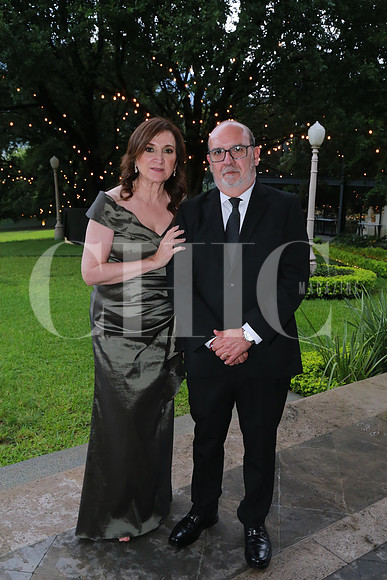 Irma Páez y Oscar René González (2)