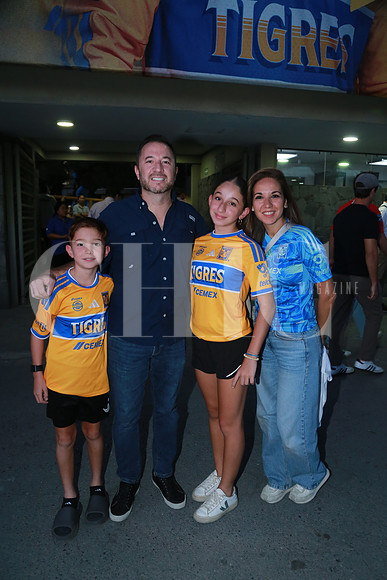Eugenio Arechiga, Moises Arechiga, Andrea Arechiga y Lorena Covarrubias (2)