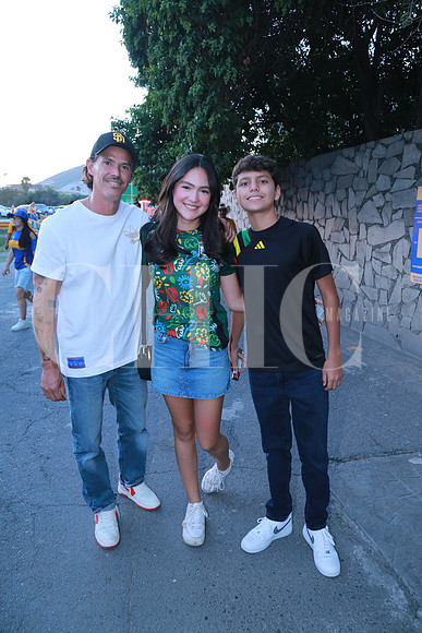 Memo Garza, Nina Garay y Diego Garay (2)