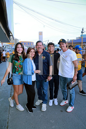 Nina Garay, Graciela García, Rogelio Garza, Diego Garay y Memo Garza