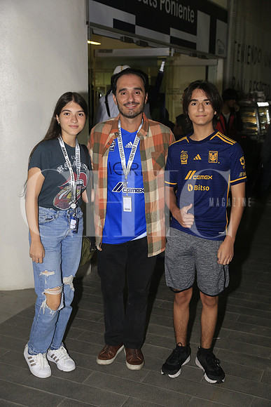 Isabella de Oliveira, Gustavo de Oliveira y David de Oliveira 2