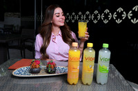 Sandy Tok con aguas saborizadas VIDA (12)