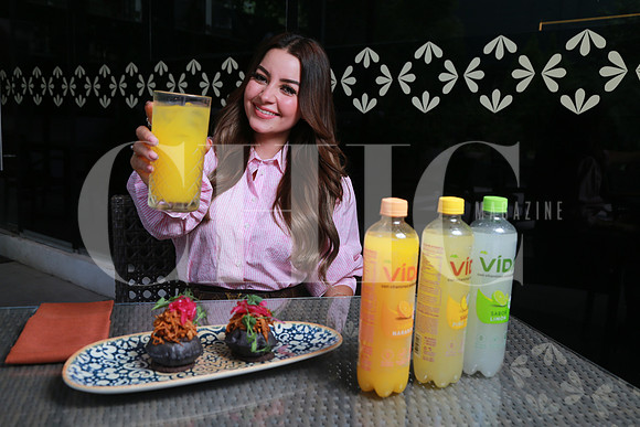 Sandy Tok con aguas saborizadas VIDA (8)