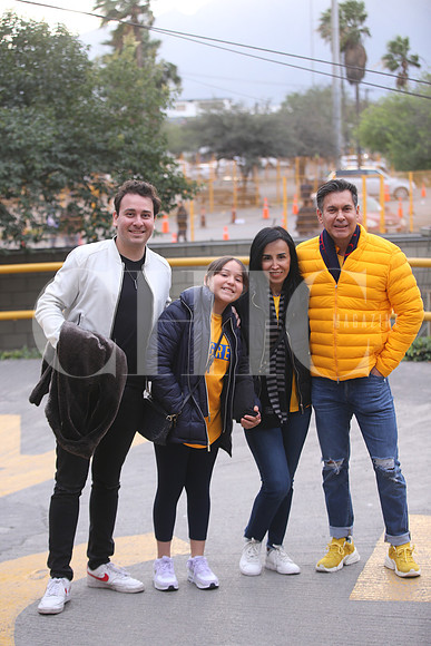 Andrés Vélez, Marifer Vélez, Norma Vélez y Alex Elias