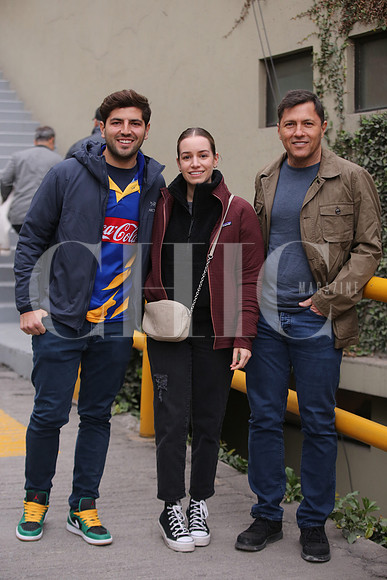 Juan  Pablo Aguirre,  Viviana Elizondo y Ricardo Aguirre  (2)