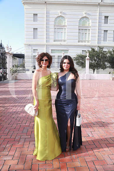 Laura de Resendez y Sofia Resendez (3)