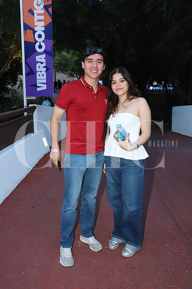 Diego Martinez y Regina Espinoza0