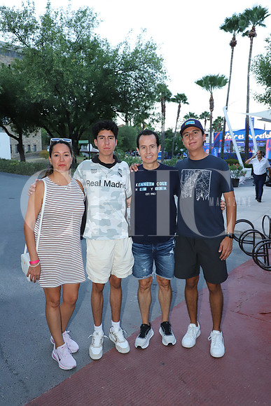 Elva González, Diego Lopéz, Juan Manuel López y Alex López 1