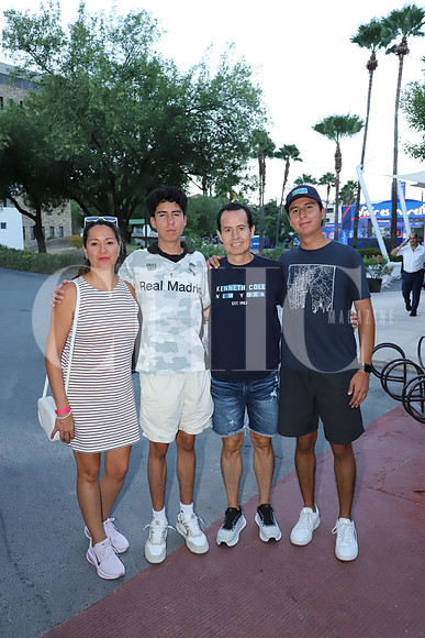 Elva González, Diego Lopéz, Juan Manuel López y Alex López 0
