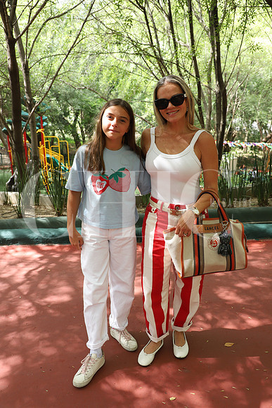 Lizeth González y Camila González 0