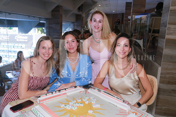 Hanna Zambrano, Zere Vives, Delia Montaño y Raquel Rodríguez de Mijares