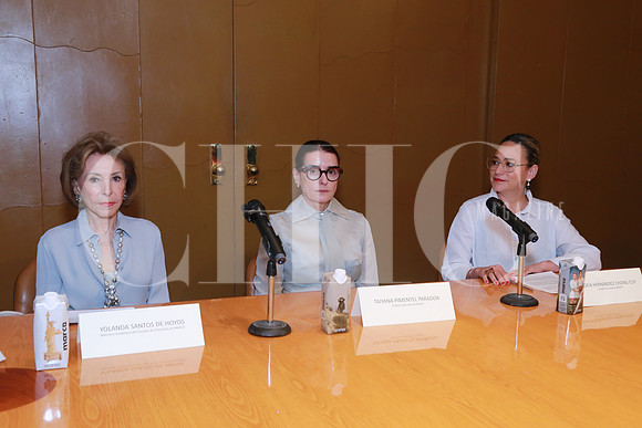 Yolanda Santos ,Taiyana Pimentel y Sofia Hernández