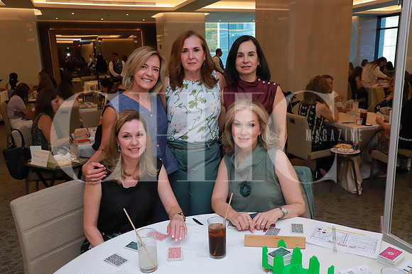 Nohemí Suess, Laura Garza, Julia Ibarra, Romelia Benavides y Claudia Flores 3