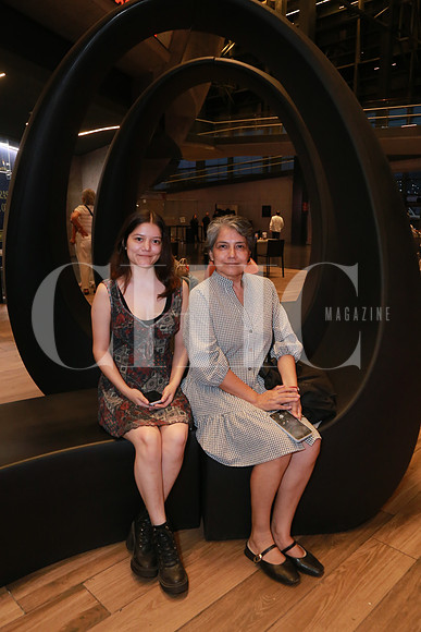 Victpria Elizabeth Frias y Teresa Frias (2)
