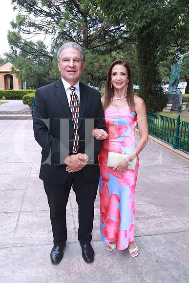 Aurelio Martínez y María Gabriela Kalifa de Martínez (3)