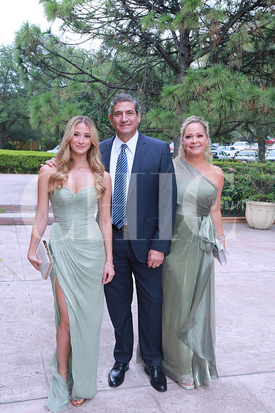 Camila Miramontes, Raúl Miramontes y Luly de Miramontes (3)