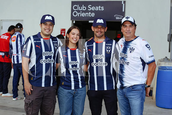Jose Flores, Ana Karen Flores, Pepe Flores y Alejandro Higuera