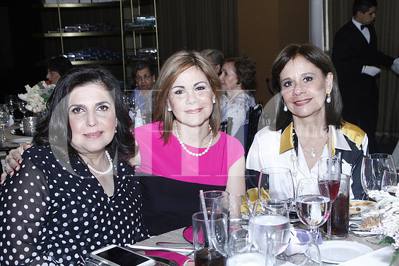 Laura Resendez, Susana Assad y Brigida García