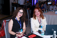 Abril Rey y Jessica Garnier