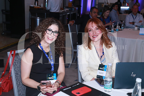 Abril Rey y Jessica Garnier