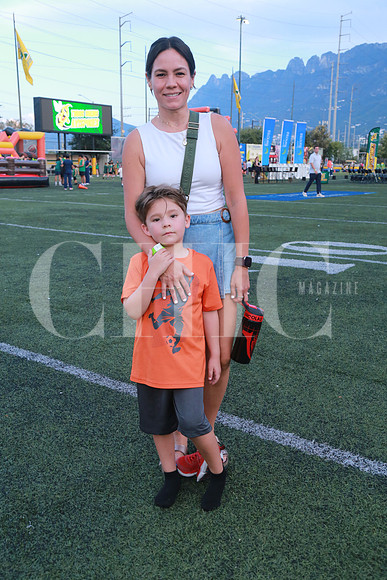 Vero Orellana y Nico Rivera Río (2)