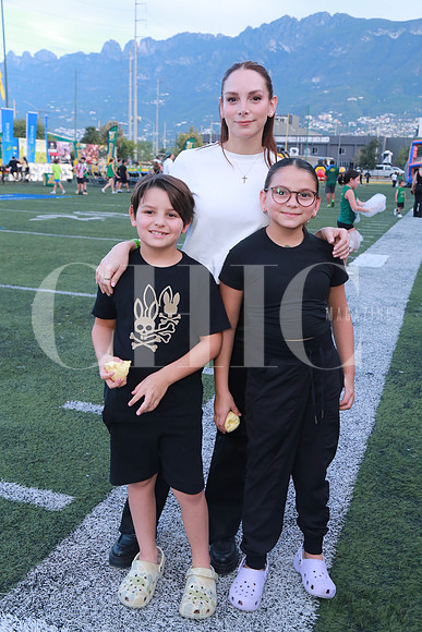 Yinel Fasci de Flores, Miguel Ángel Flores y María Flores (3)
