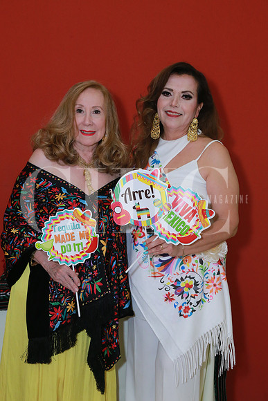 Yolanda De la Garza y Mirthala Hauger