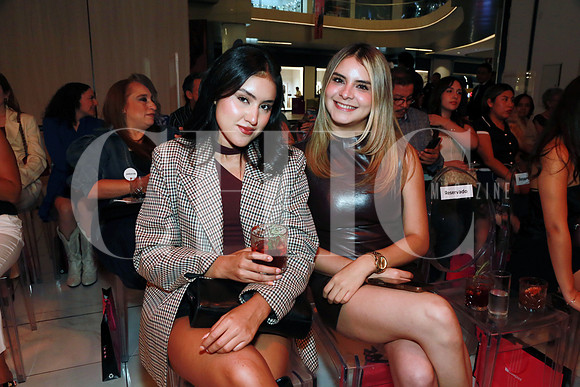 karina León y Karen Bocardo
