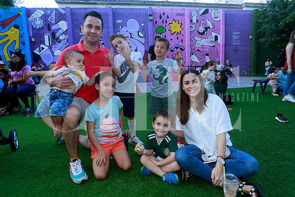 Oscar Navarro, Braulio Navarro, Julia Quiñonez, Oscar Fernando Navarro, Juan Pablo Quiñones, José Pablo Navarro y Marcela Martínez de Navarro