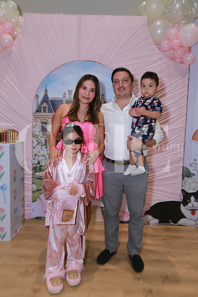 Ale Yllán, Jesús Riojas, Bárbara Riojas y Alejandro Riojas (2)