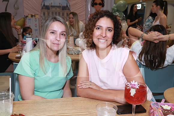 Elisa Elguezabal y Eva Galaz (2)