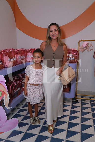 Karla Muñoz y Cata Gómez (2)