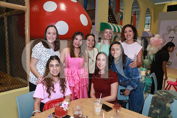 María José Sánchez, Ale Yllan, Adriana Baltaza, Elisa Eglezabal, Eva Galaz, Fernanda Monjaraz ,y Denise de León (3)