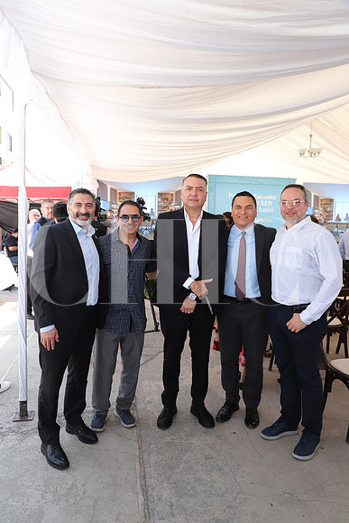 Eduardo Urdiales, Ernesto Chavana, Wily González, Josúe Becerra y Guillermo Franco 1
