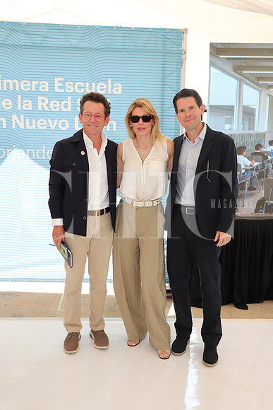 Francisco González, Valeria González y Jesús Dionisio González2