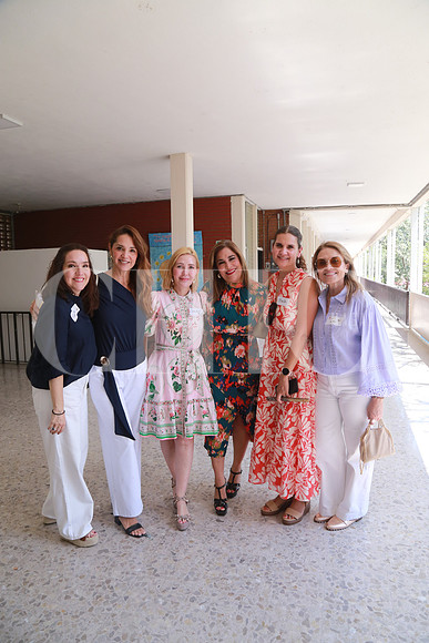 Mariela Urrutia, Vero Colsa, Claudia Tapia, Beba Guerra, Priscila Herrera y Cristina Nuño (3)