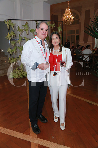 Luis Martínez y Laura Villalobos de Martínez (2)