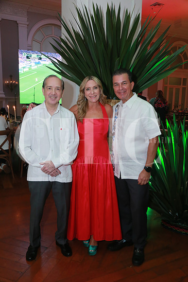 Pablo Mejia, Dora Pérez de Lozano y Gonzalo Lozano (2)
