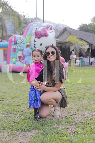 Nina Perez Salinas y Ariane Galacini