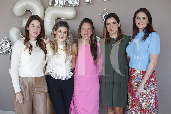 Laura Aragón, Mara Martínez, Nelly Cantú, Mireya Lozano y Fernanda Contreras 2