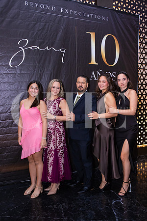 Emilia Garza, Cristina Trevino de Garza, Alejandro Garza, Balbina Garza y Cristina Garza