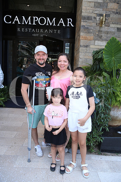 Christian Solis, Dulce Salinas, Pia Solis  e Ivanna Solis